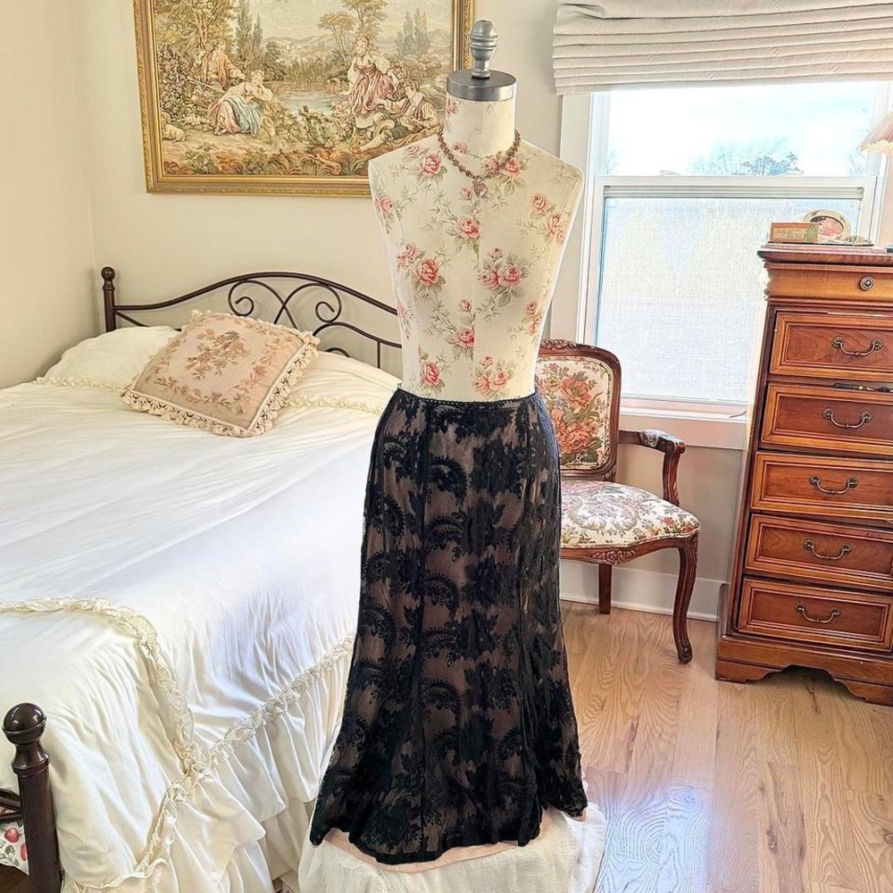 90s newport news‎ black lace maxi skirt medium
